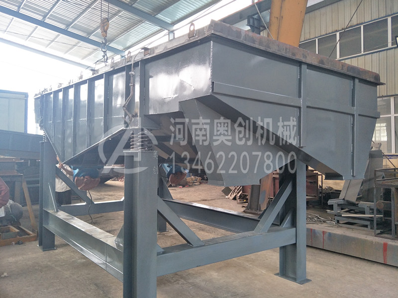 石英砂直線篩分機(jī)和圓振動(dòng)篩的利與敝剖析 石英砂直線篩分機(jī)和圓振動(dòng)篩的利與敝剖析