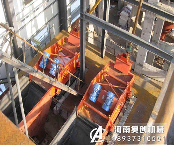 高頻振動(dòng)脫水篩使用時(shí)有哪些安全注意事項(xiàng)?