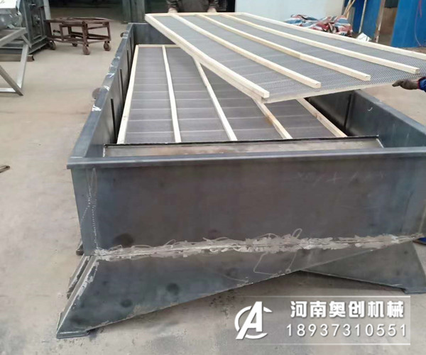 鋼結構振動篩網和木質結構振動篩網兩種結構各有什么優缺點？