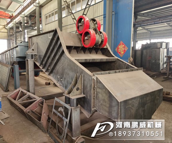 礦山篩石頭用的振動篩單層的用什么規格型號的？